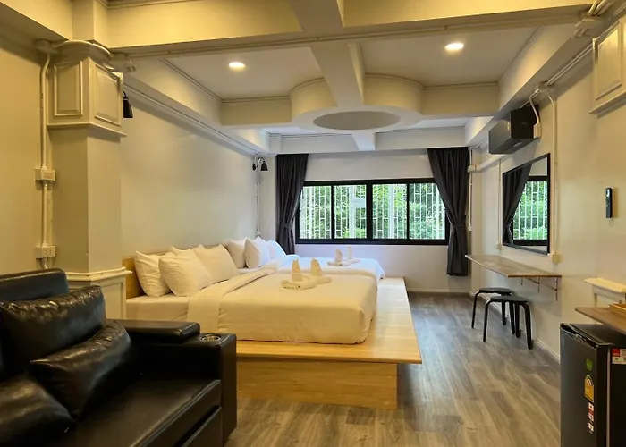 Pratunam Family House 2 3*